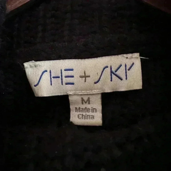 Black & Tan Turtle Neck Cropped Sweater, size Medium - Picture 6 of 8